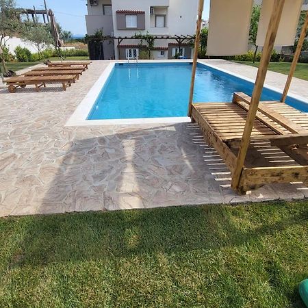 Beach House With Garden Anavyssos Exteriör bild